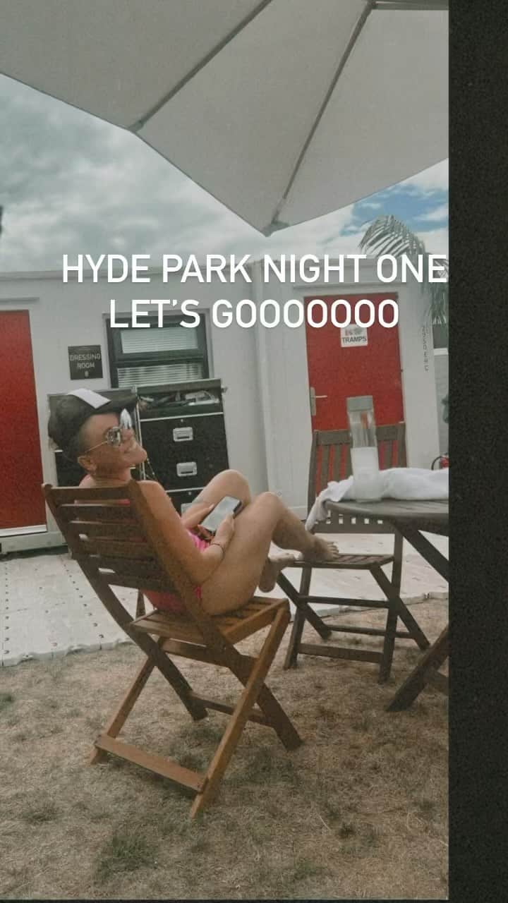 P!nk（ピンク）のインスタグラム：「HYDE PARK NIGHT ONE OF TWO!!!! Gettin it all in before we go get it!!!! SEE YA SOON CUTIE PATOOTIES ♥️♥️♥️」
