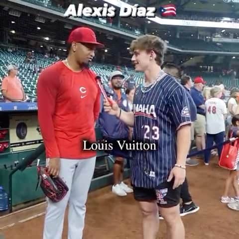 ホセ・レイエスのインスタグラム：「Luis vuton…🏃🏿🏃🏿🏃🏿🏃🏿🏃🏿🏃🏿 🙃🙆🏿」