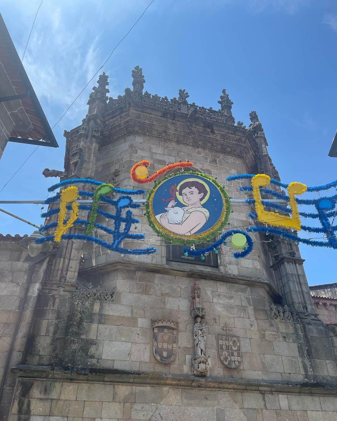 Giovanna Antonelliさんのインスタグラム写真 - (Giovanna AntonelliInstagram)「Uma visita a Braga! Impactante e deliciosa!🇵🇹 Cheia de conhecimento e história! 🇵🇹🌹#pt @confrariabomjesus @hoteisbomjesusbraga @angelteixeir @visitportoandnorth @mariananogueira ❤️ #sãolonguinho」6月25日 7時48分 - giovannaantonelli