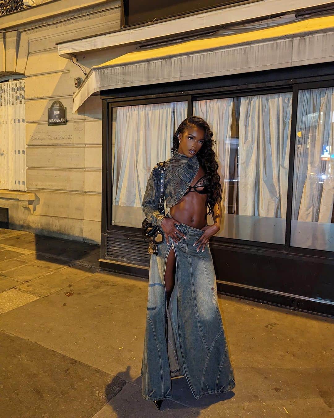 レオミー・アンダーソンさんのインスタグラム写真 - (レオミー・アンダーソンInstagram)「Niggas is really in Paris!   Congrats to my babe @winnieharlow on your @highsnobiety cover ❤️」6月25日 2時24分 - leomieanderson