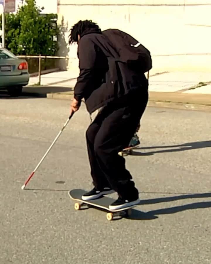 スラッシャーのインスタグラム：「RIP @zionwilliams415 ❤️ We love you forever ❤️ The new @ftc_skateboarding x @deeepfried video is dedicated to your everlasting light ✨」