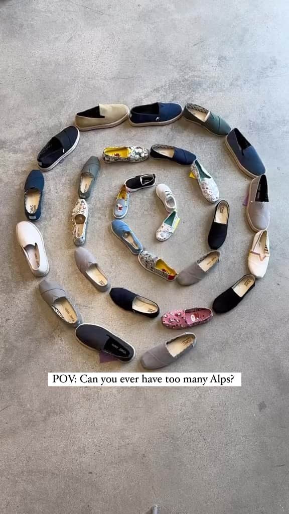 トムズシューズのインスタグラム：「Call all TOMS classic loyalists!! This is for you 🫶 We appreciate your support and love over the years!   When you buy TOMS, you help fund access to mental health resources for the millions of people who need them.   Wear TOMS. WEAR GOOD.」