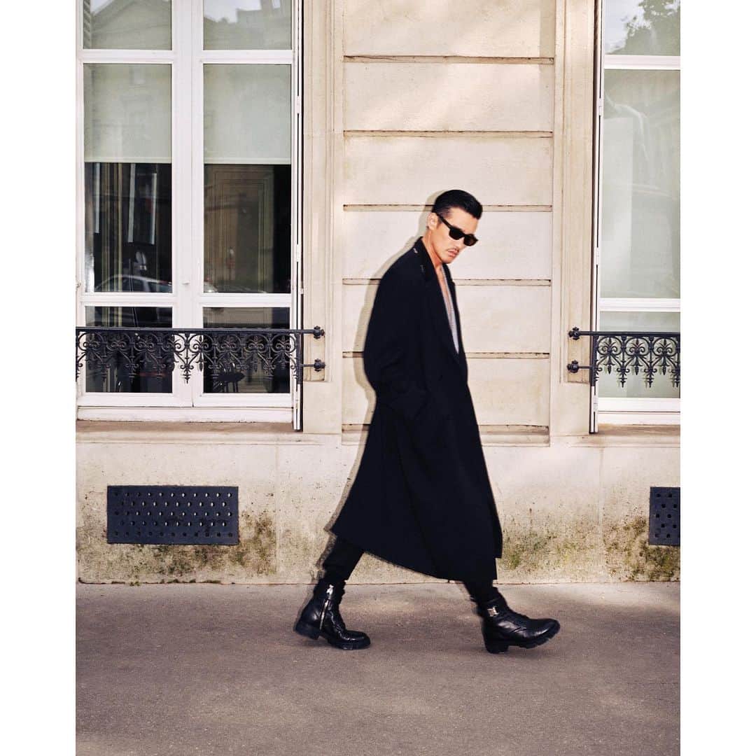 フー・ビンさんのインスタグラム写真 - (フー・ビンInstagram)「Paris is where fashion flows endlessly. @givenchy @york__chang_  巴黎，流动的时尚，永不停歇。   #fashion #model #hubing #胡兵 #givenchy #paris」6月25日 2時44分 - hubing