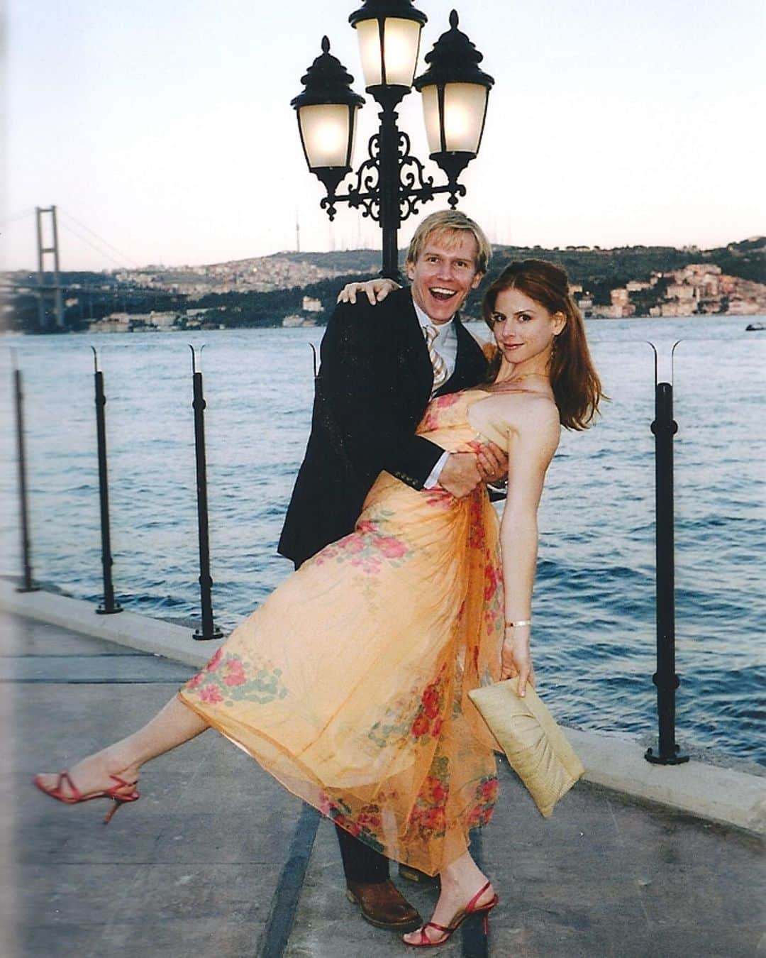 サラ・ラファティのインスタグラム：「#fbf #Istanbul 2004. Happy 22, (one day late) Santtu. I love nothing more than seeing the world with you….and seeing our child troll us on instagram. How did she access photos from the 90’s? 😂🤓🎾🌎🥂 👗via my grandmother’s trunk.」