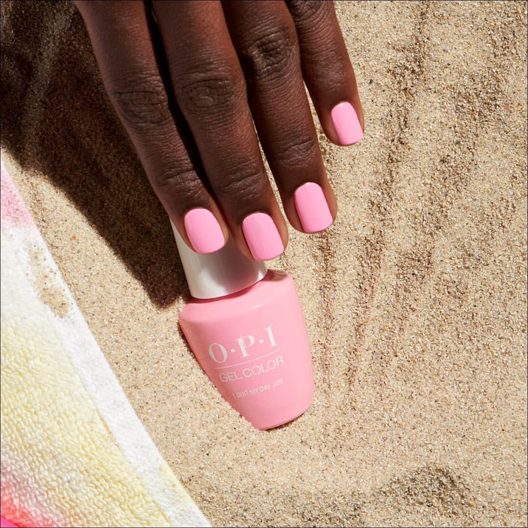 OPIさんのインスタグラム写真 - (OPIInstagram)「Our bubblegum pink crème from #OPISummerMakeTheRules is working overtime this summer. 💅  Shade: #IQuitMyDayJob   #OPI #OPIObsessed #Mani #PinkNails」6月25日 4時03分 - opi