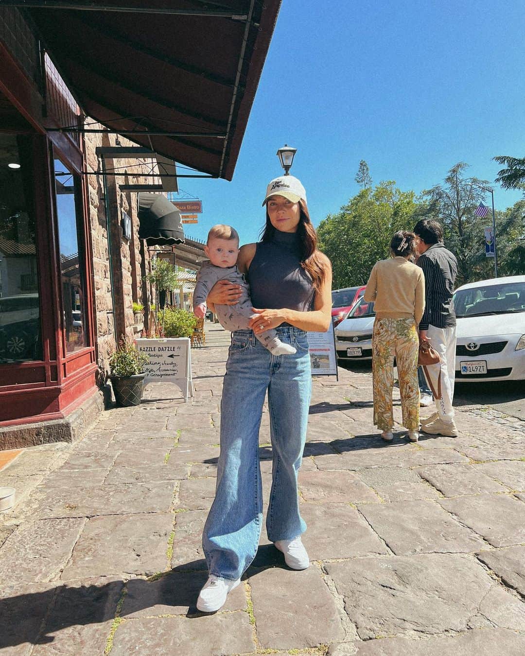 ジェナ・ジョンソンのインスタグラム：「Mama’s day off with my baby 🩵」