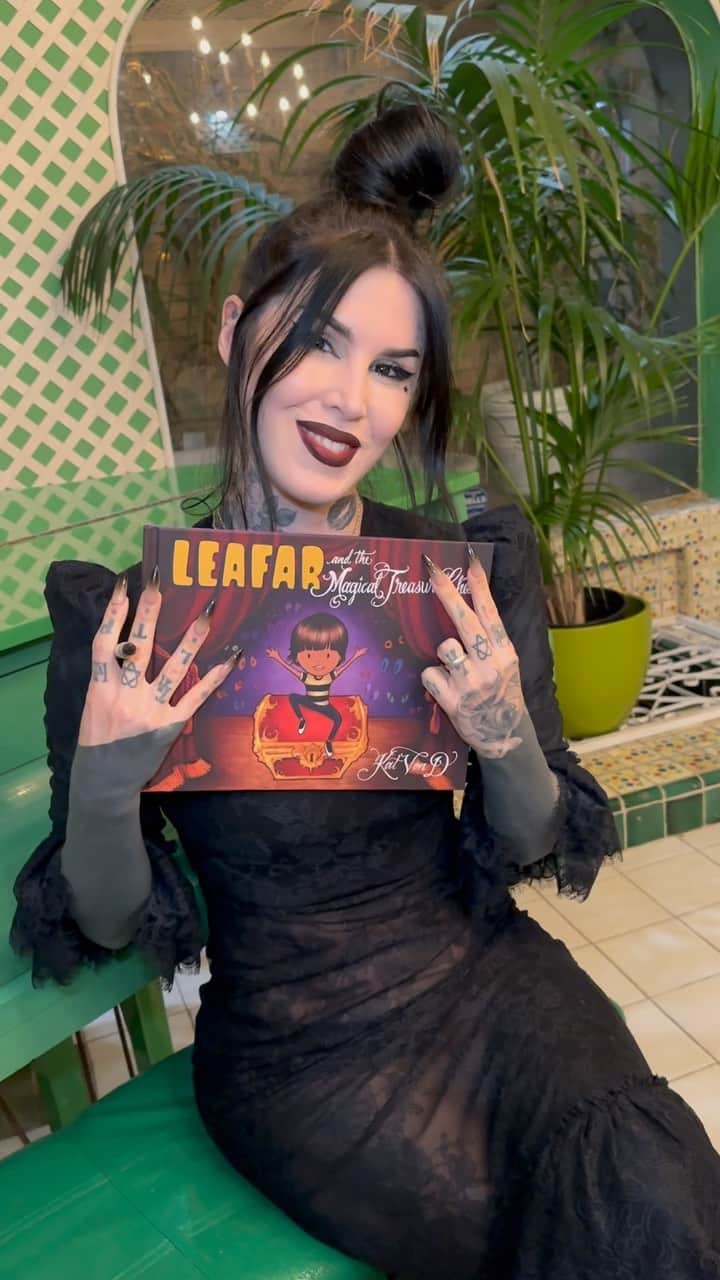 Kat Von Dのインスタグラム：「Signed copies of my children’s book are BACK IN STOCK! ❤️ click the link in my bio to get your copy now! ❤️ #leafarandthemagicaltreasurechest」