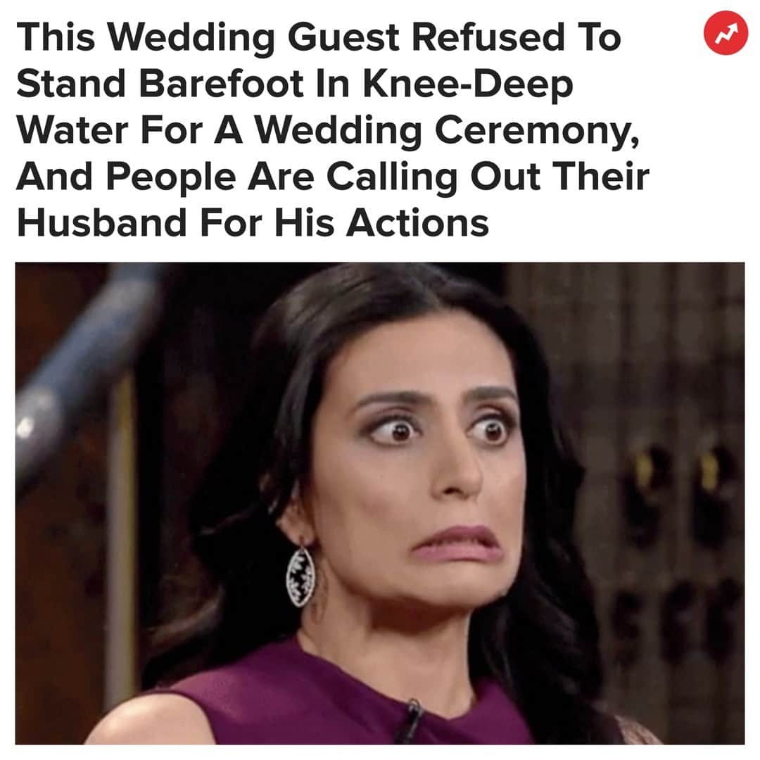 BuzzFeedさんのインスタグラム写真 - (BuzzFeedInstagram)「The bride and groom, who were notably on dry land the whole time, paused the wedding for half an hour because the bride's sibling-in-law wouldn't stand in the middle of a knee-deep river for the duration of the ceremony. Read the full story at the link in our bio 🥴」6月25日 7時30分 - buzzfeed