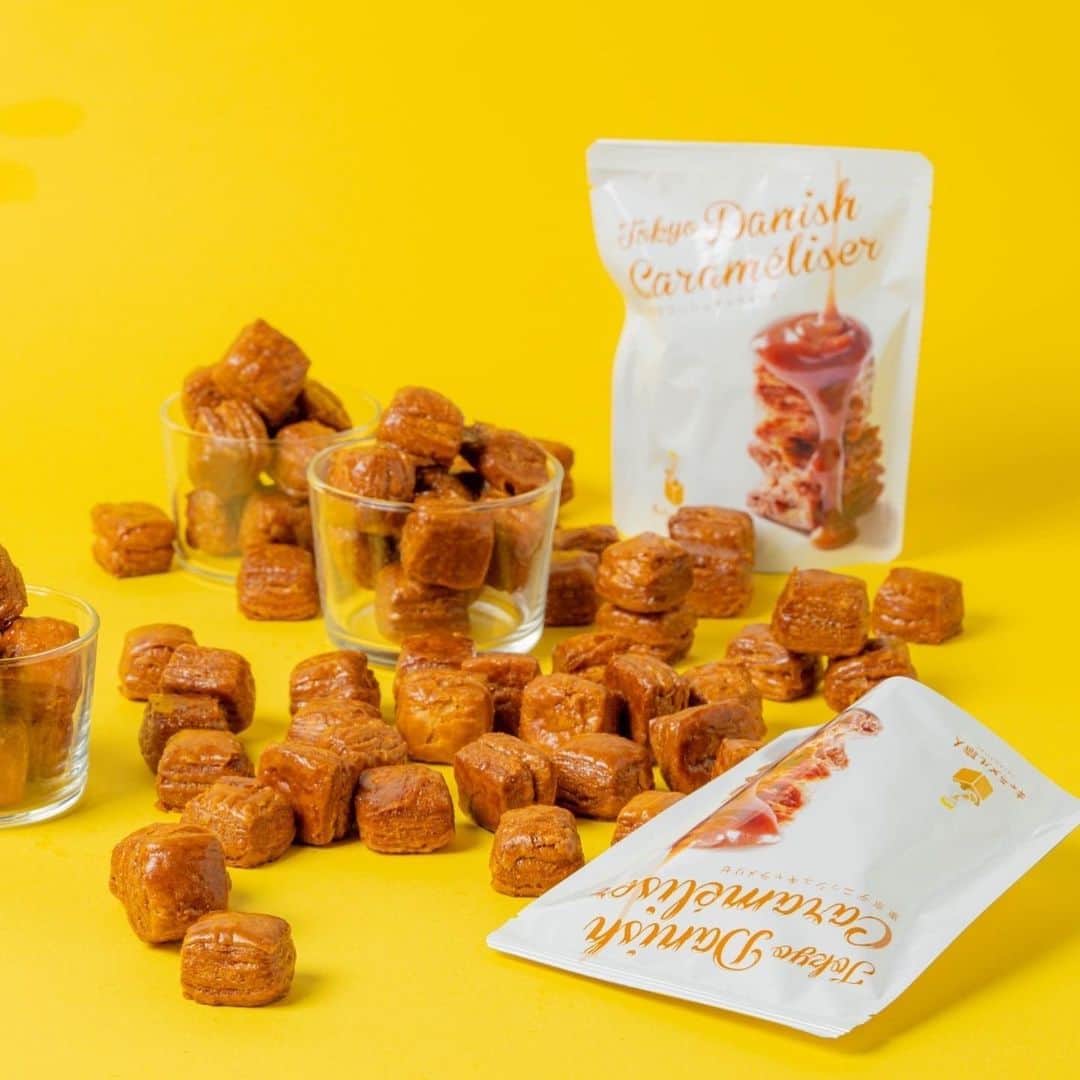 のインスタグラム：「キャラメル職人 デニッシュキャラメリゼ 大人気発売中！ デニッシュの食感とキャラメルの調和が楽しめる 新感覚のスイーツ フェーブにて発売中です！ #デニッシュキャラメリゼ#フェーブ#自由が丘スイーツ」