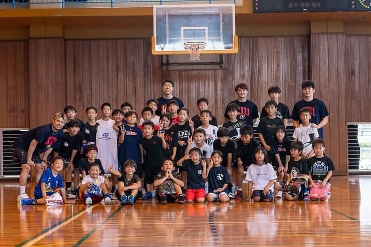 笹山貴哉のインスタグラム：「熊本復興支援として参加させていただきました🏀 子供達の笑顔、熊本という町が本当に素晴らしかったです！ @ishikawakaito  ありがとうございました！」