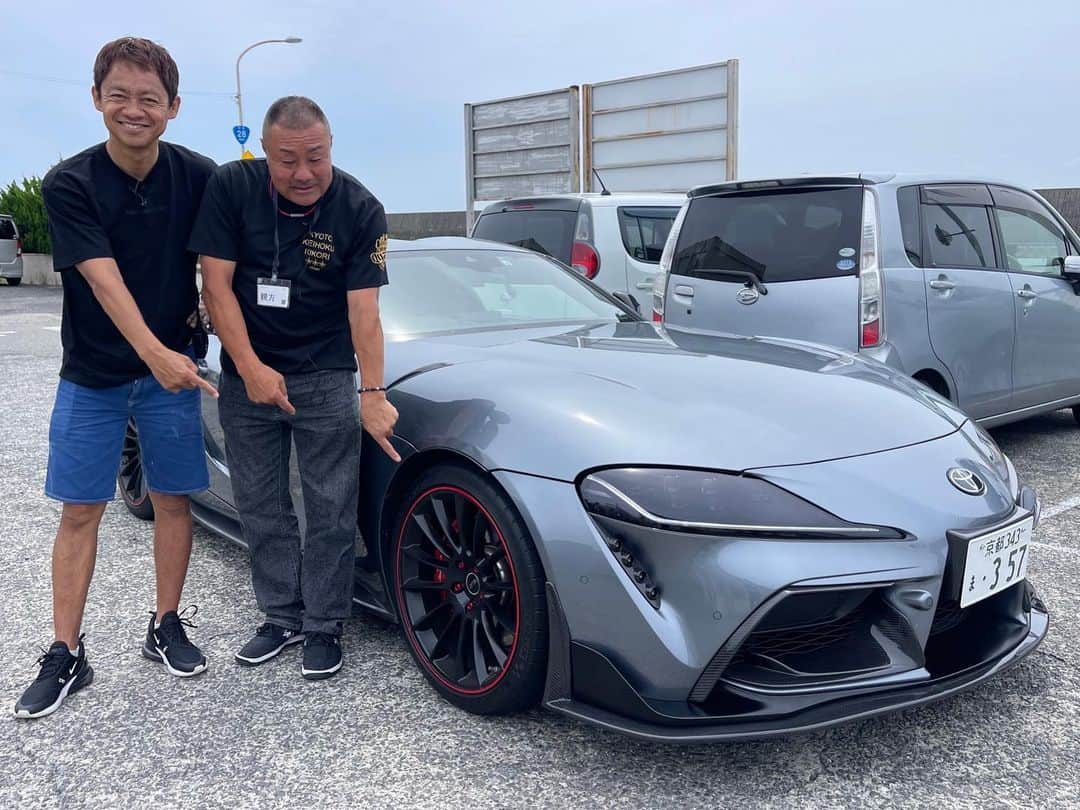 脇阪寿一さんのインスタグラム写真 - (脇阪寿一Instagram)「第4回 脇阪寿一のほな行こCAR！淡路島 75台 119人のクルマ好きを繋ぐドライブイベント無事終了です。  参加頂きましたクルマ好きの皆様 ご協力頂きました、SARD様、RECARO様、NEW様、Owltech様 ご協賛頂きました 小倉クラッチ様、weds様 運営の11プロジェクトメンバーの皆さん ありがとうございました。  クルマで繋ぐ人々の笑顔はいつも最高です👍  次回は秋に開催します。  #ほな行こCAR #ドライブイベント #クルマ好き  #クルマ好きな人と繋がりたい  #11プロジェクト #sard #インテリアガード  #RECARO #Owltech #小倉クラッチ #weds  #淡路島」6月25日 17時03分 - juichiwakisaka