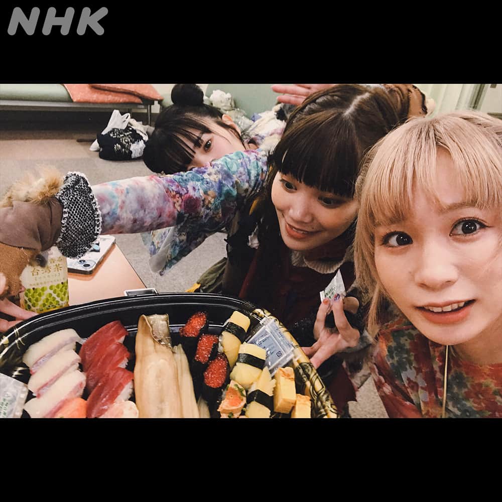 NHK「シブヤノオト」さんのインスタグラム写真 - (NHK「シブヤノオト」Instagram)「🎟️#Venue101 Presents ❤️🖤 #BiSH Bye-ByeリクエストShow🖤❤️ 見逃し配信中⚡  📸BACK STAGE📸②  生放送当日のオフショットを公開✨」6月26日 12時05分 - nhk_venue101