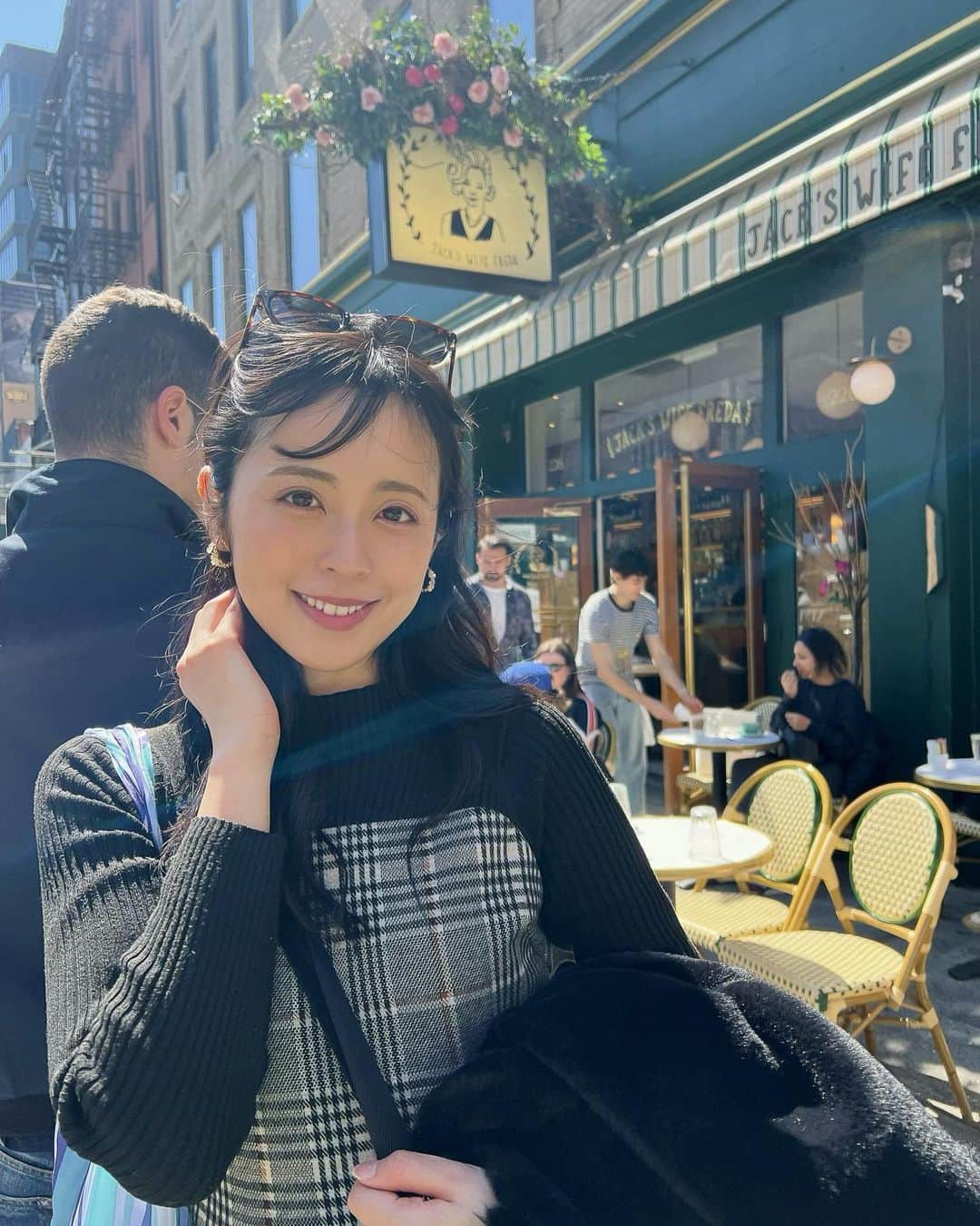 のインスタグラム：「* BAILA連載Vol.15 『SOHOのダイナーでブランチ 話題のショップものぞいてきました』 ぜひご覧ください☕️🧡  https://baila.hpplus.jp/lifestyle/entertainment/56268  * #BAILA #newyork」