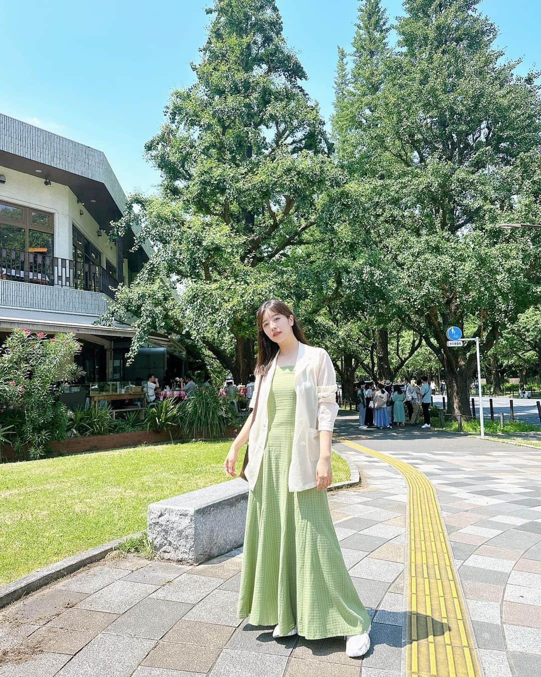 佐藤あやさんのインスタグラム写真 - (佐藤あやInstagram)「今日はとっても暑いね🍧  お気に入りのワンピースきてお出かけしてきました💚 @libjoie   #libjoie#リブジョア#ootd#naturalbeautybasic#celine#pr」6月25日 15時56分 - faafa8