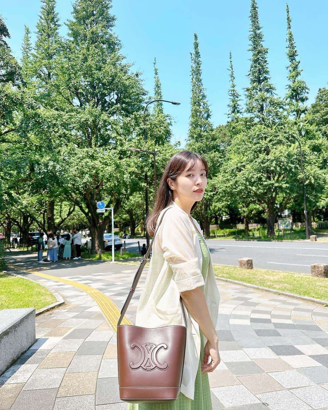 佐藤あやさんのインスタグラム写真 - (佐藤あやInstagram)「今日はとっても暑いね🍧  お気に入りのワンピースきてお出かけしてきました💚 @libjoie   #libjoie#リブジョア#ootd#naturalbeautybasic#celine#pr」6月25日 15時56分 - faafa8