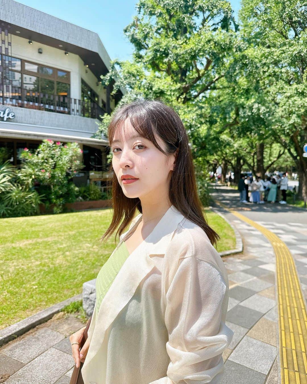 佐藤あやさんのインスタグラム写真 - (佐藤あやInstagram)「今日はとっても暑いね🍧  お気に入りのワンピースきてお出かけしてきました💚 @libjoie   #libjoie#リブジョア#ootd#naturalbeautybasic#celine#pr」6月25日 15時56分 - faafa8