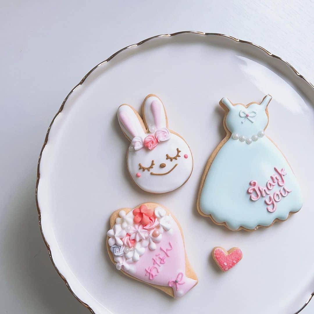 杉山歩南さんのインスタグラム写真 - (杉山歩南Instagram)「☁️🫧🤍      かわいいクッキーもらったの( ¨̮ )♡ とてもとてもうれしい… ありがとうです ❤︎ ☺︎」6月25日 15時59分 - anan_____0722