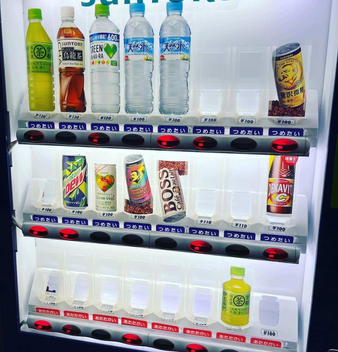 佐久間宣行のインスタグラム：「どれが買えてどれが買えないのかよくわからん」