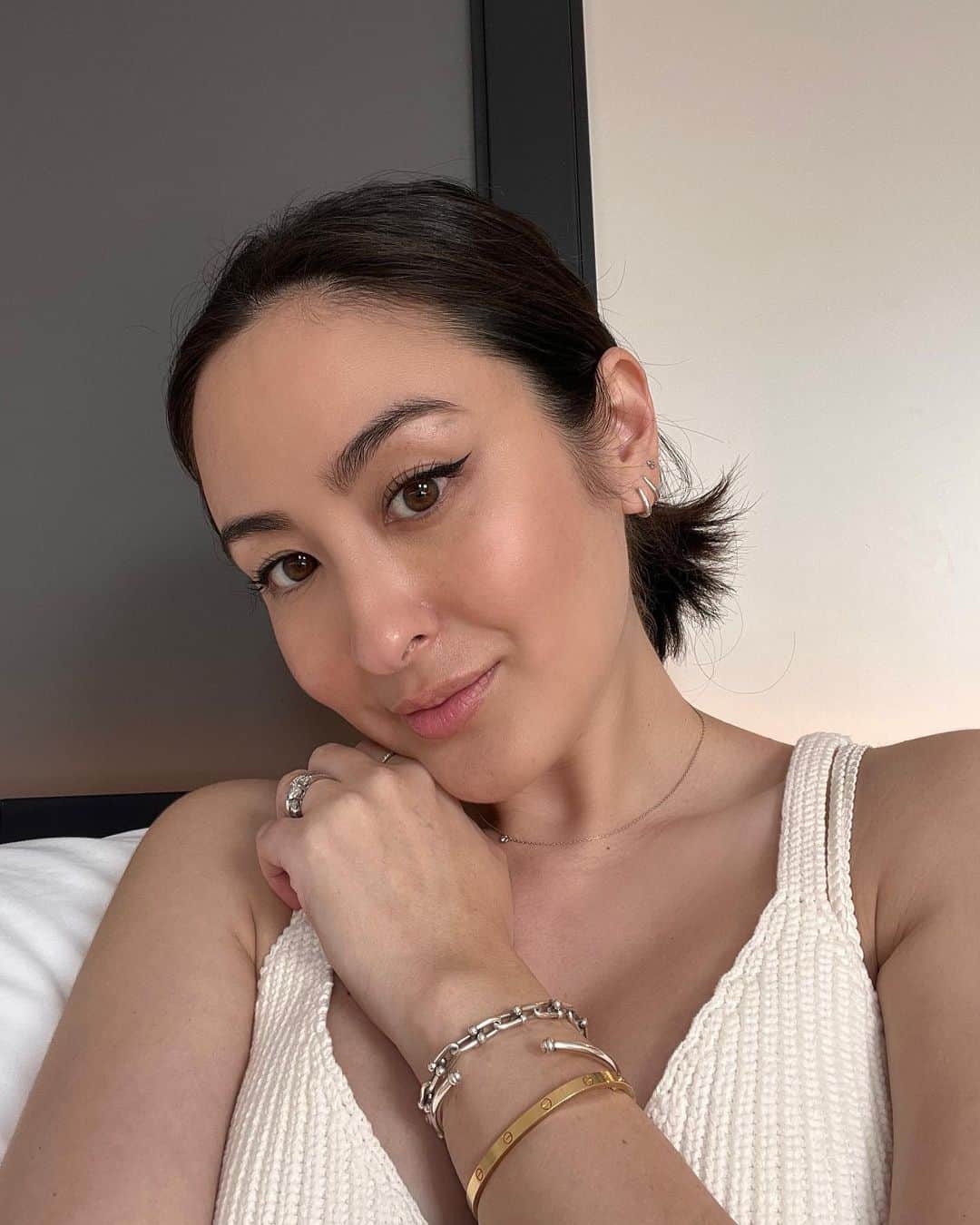 オードリー亜谷香のインスタグラム：「As I get older taking care of my skin has become a priority for me. The place I look forward to going to the most is @tokyo_hills_clinic .   東京に来てマストで来るのは @tokyo_hills_clinic ! いつもありがとうございます！🙏🏻   The only place I trust with my skincare concerns✨」