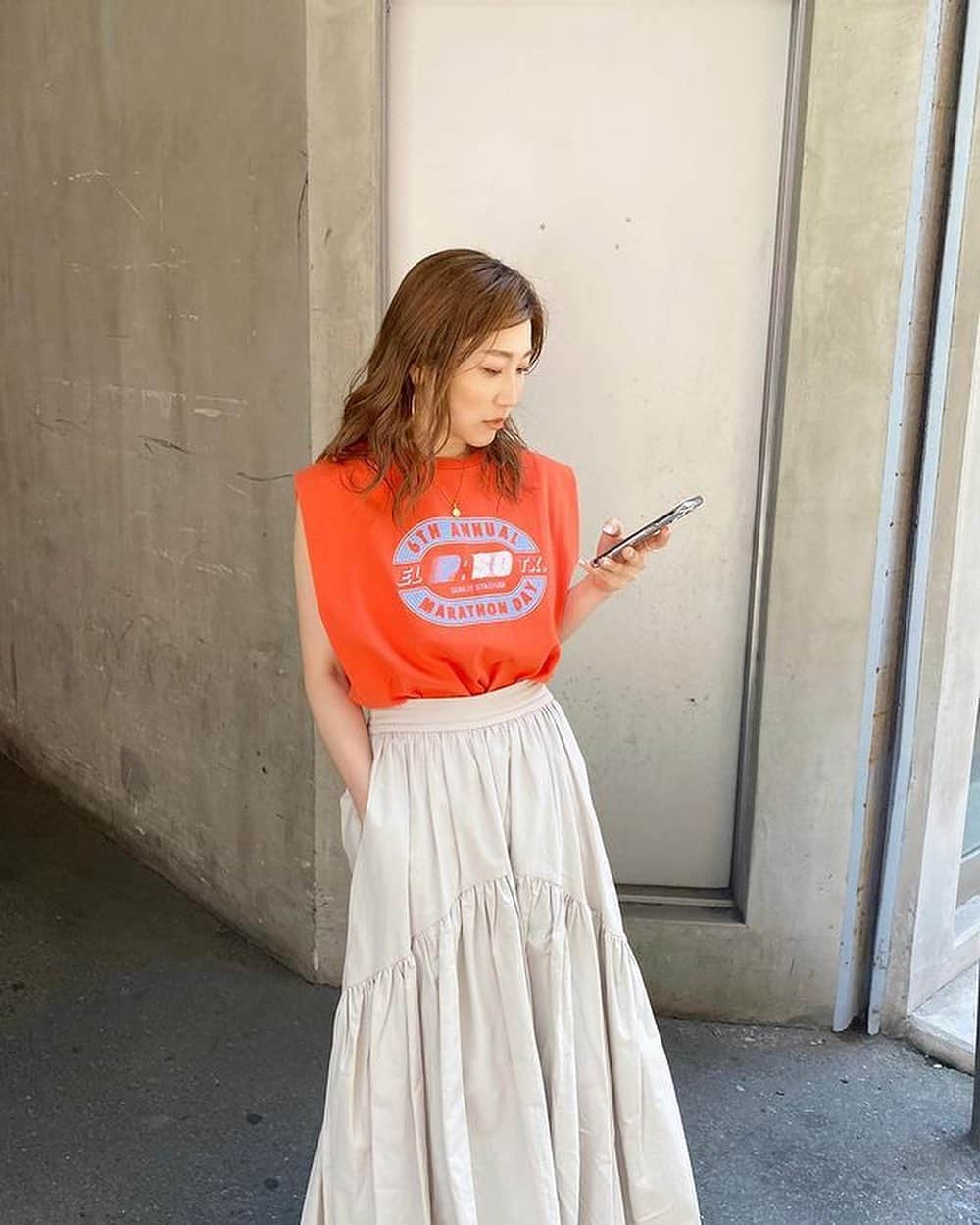 Ungrid staff snapさんのインスタグラム写真 - (Ungrid staff snapInstagram)「カットソーが素敵な価格で手に入るチャンス🥹🫶🏼 RUNWAY channel・Ungrid店舗で2点で¥7,000🌈  @aki_ishikuro_ 166cm #カラーフィットTee オフホワイト/ブラック/レッド/ピンク/  持ってると着回し万能でとっても便利！1枚ではもちろん、インナー使いもできてヘビロテ間違いなし！  @chisa_nagatani_ 159cm #カラーエンブロイダリーTee オフホワイト/チャコールグレー/ピンク/オレンジ/グリーン  配色の刺繍カラーがキャッチーなTee💫ワンピースとのレイヤードスタイルも可愛いです♡  @yurino_seki_ 156cm #フォトビッグTee オフホワイト/ピンク  フロントのフォトがカジュアルスタイルにもぴったりな、大人見えするデザイン📷💫  @chisa_nagatani_ 159cm #ヴィンテージロゴノースリトップス オフホワイト/チャコールグレー/オレンジ  ショルダー部分にタックをつまんだ、ボックスシルエットに😉気になる二の腕を洒落たデザインで隠せるのが嬉しいポイント☀️  @haruka_takakura_ 167cw #ヴィンテージウォッシュカラーTee チャコールグレー/ピンク/オレンジ/ブルー  ブリーチ加工を施して全体的にムラのある色褪せ感を演出。古着風でカジュアルに着たい一着です😊  ___________________________________ 下記 アカウントTOPページリンクより 各サイトをご覧下さい🔗  RUNWAY channel▶︎ @ungrid_official ZOZOTOWN▶︎ @ungrid_staffsnap  #ungrid #ungrid_official #runwaychannel #zozotown #ungrid_staffsnap #snap #ファッションスナップ #coordinate #code #ootd #コーデ #コーディネート #Tシャツ #Tシャツコーデ #ロゴT #無地T #タンクトップ #ロゴタンク #古着風 #used風」6月25日 16時51分 - ungrid_staffsnap