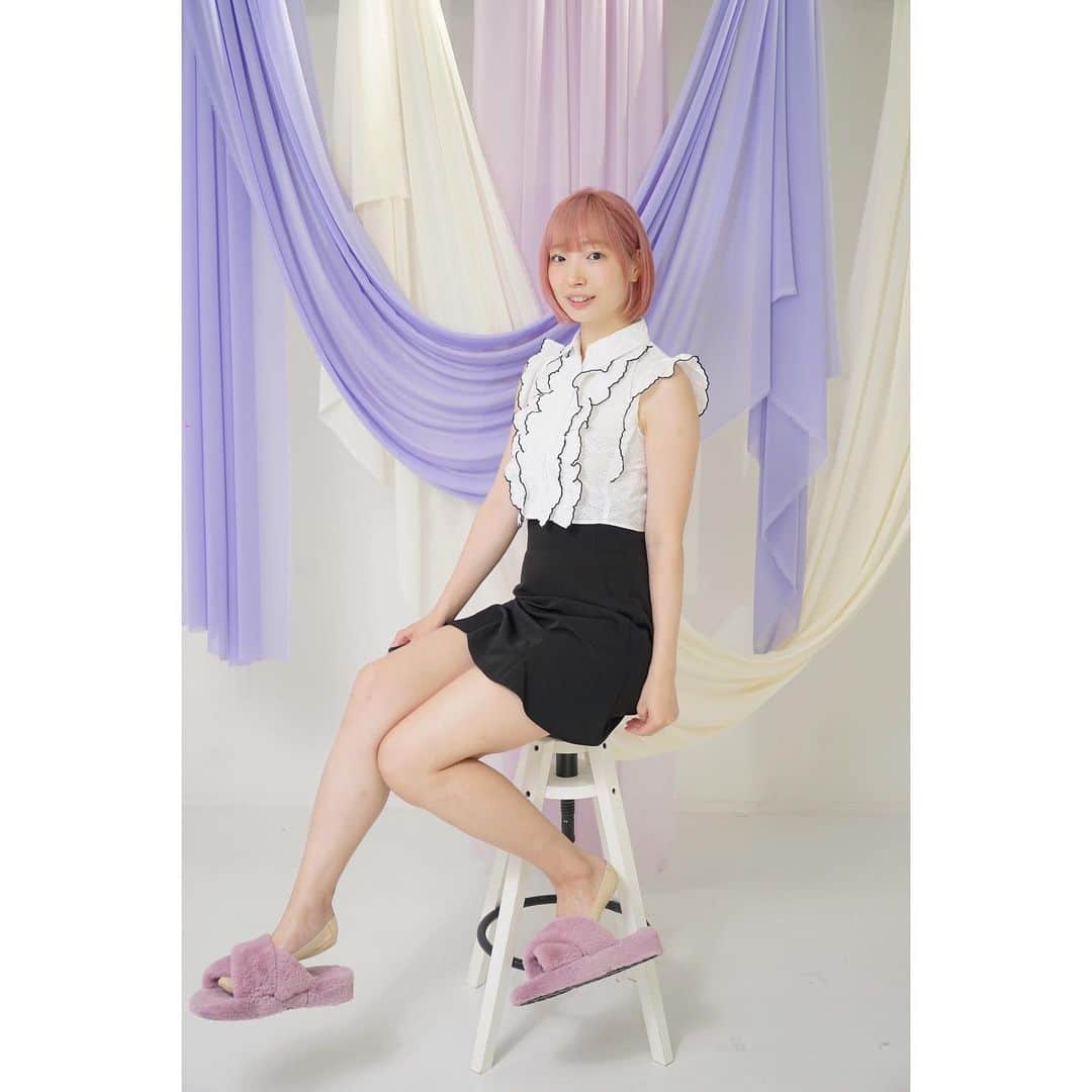 のインスタグラム：「あまりにも靴下が ださかった❶枚🤣✌️ このあとすぐ脱いだよねwww . . . . #ポートレート #ポートレート撮影 #ポートレート好きな人と繋がりたい #ポートレート女子 #ポートレート撮ってる人と繋がりたい #ポートレート写真 #ポートレート初心者 #portrait #portait_shots #portrait_jp #被写体モデル #被写体 #被写体になります #被写体依頼受付中 #撮影依頼募集中 #instagramjapan」