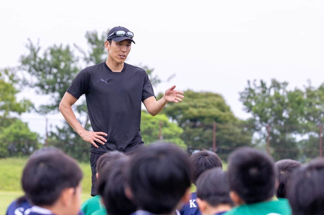 長谷部誠さんのインスタグラム写真 - (長谷部誠Instagram)「*** MAKOTO HASEBE SPORTS CLUB ⚽️ 1年に一度の恒例サッカークリニック。 今では本当に多くの子どもたちがMHSCでサッカーを楽しんでくれて、この活動を続けることの喜びを感じさせてくれます。 サッカーを通し、少しでも子どもたちの人間形成の助けになれば、サッカー選手としてとても嬉しく思います！ @makoto_hasebe_sports_club17」6月25日 7時58分 - makoto_hasebe_official