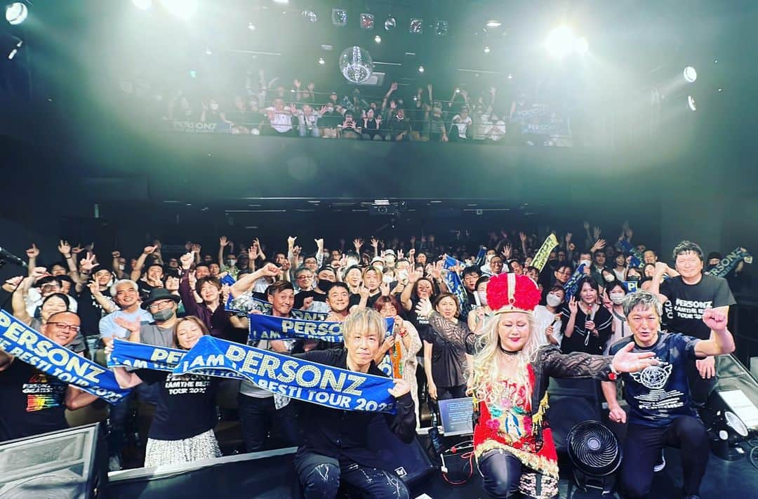 JILLのインスタグラム：「4年振りの札幌。 最高👍 待っていてくれて ありがとう💕  #6月24日_札幌CUBE GARDEN —————————————- PERSONZ「I AM THE BEST TOUR」 6月18日_高知県立県民文化ホール グリーンホール 6月24日_札幌CUBE GARDEN 7月02日_ヒューリックホール東京 7月22日-仙台rensaホール 7月23日_函館金森ホール 8月04日_名古屋ダイアモンドホール 8月05日_大阪クラブクワトロ 8月11日_新潟LOTS 8月12日_高崎芸術劇場スタジオシアター 8月26日_福岡電気みらいホール —————————————-  #jillpersonz  #personz  #youtubepersonzチャンネル #note  #jillpersonz  #エアプレ #JILLプレ #ラジオ高崎 #三味線jill屋」