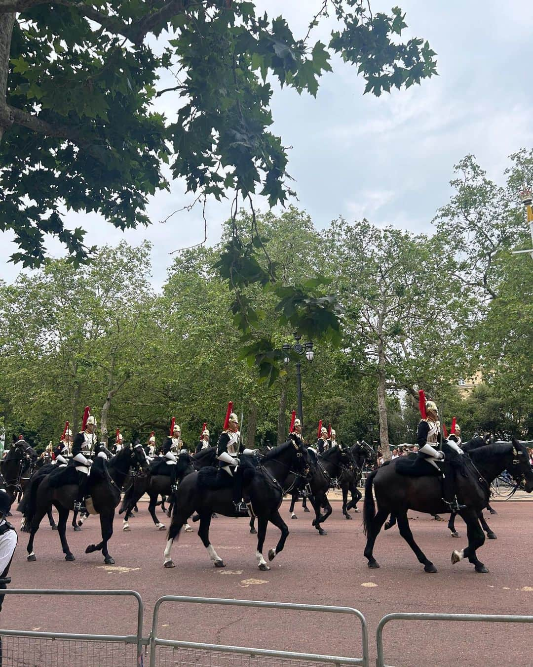 寺川里奈さんのインスタグラム写真 - (寺川里奈Instagram)「Trooping of the Colour👑🇬🇧  #london #england  #uk」6月25日 8時27分 - rina_terakawa