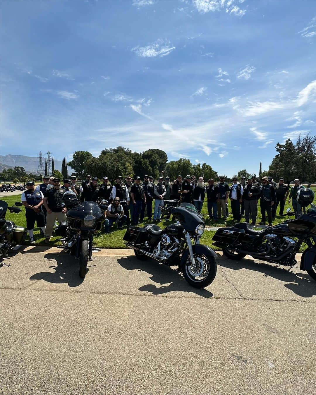 ロバート・パトリックさんのインスタグラム写真 - (ロバート・パトリックInstagram)「Had the best day hanging out with my brothers of the “Legendary” BoozefightersMC Established 1946 celebrating the life of “the Last Original” Vern Autry who at 91 was still riding a sportster! Let us all GOD willing be able to duplicate his passion for two wheels! #bfmc #owof #ledgend #hdmuseum #ride」6月25日 8時50分 - ripfighter