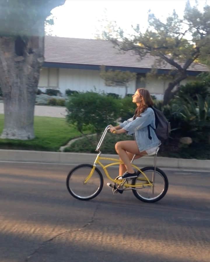 ヘイリー・キヨコのインスタグラム：「How it started vs how it’s going  Happy 8 years to GLG 💜🥹🚲 I love you all so so much !!」