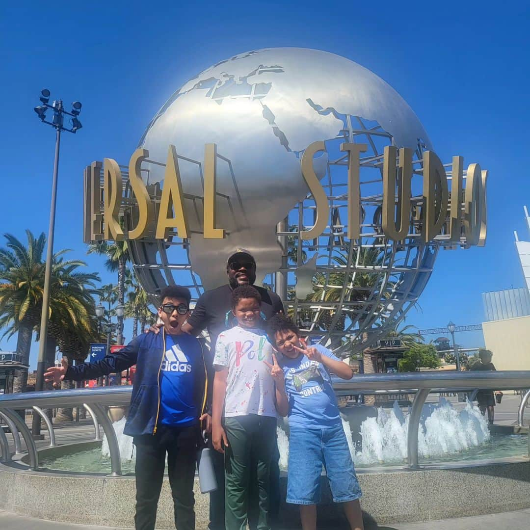 チャド・コールマンのインスタグラム：「@unistudios #AtUniversal Thank you for the amazing tix! 3 Parks in 3 days!! @disneyland  @californiaadventurepark」