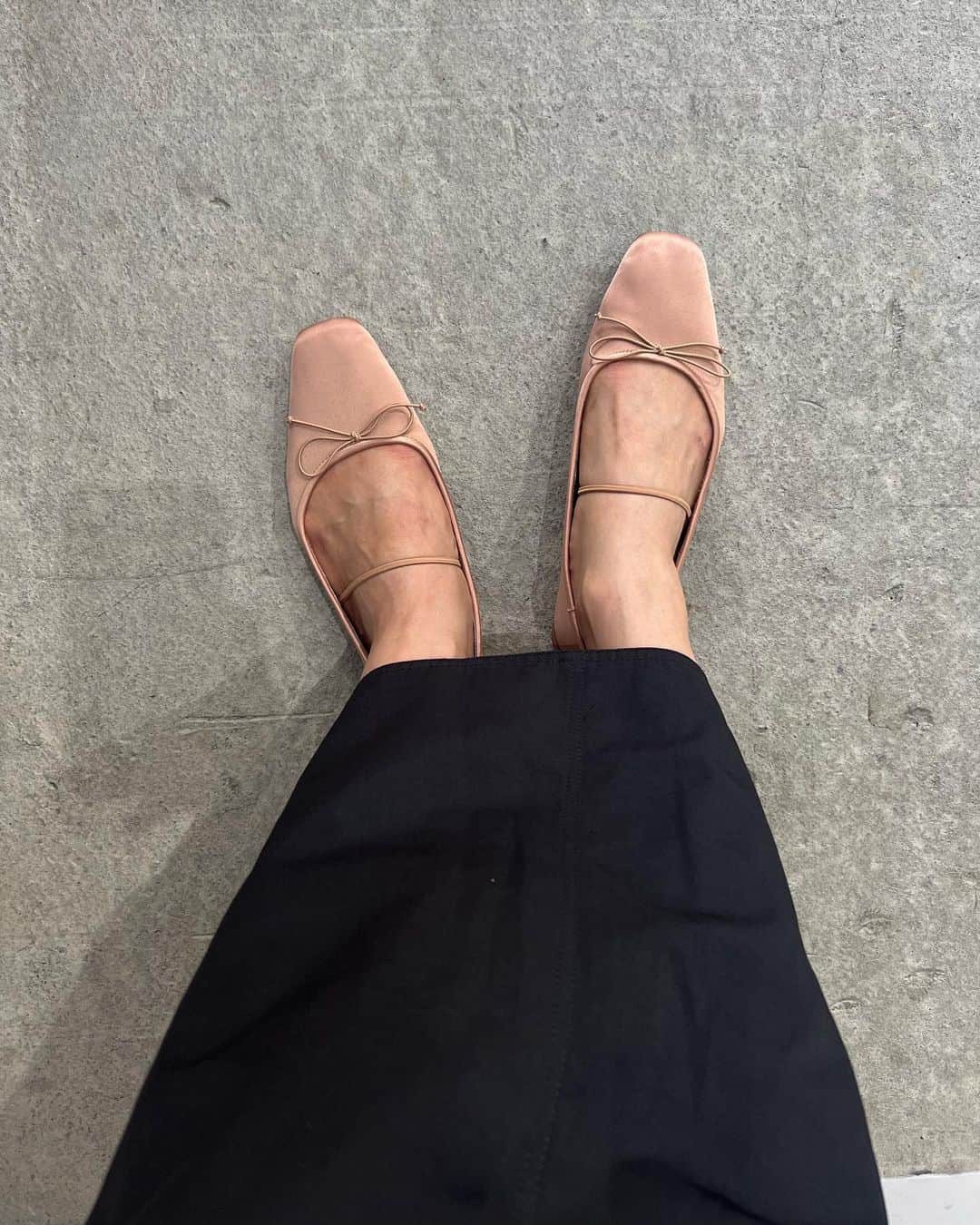 秋山レイさんのインスタグラム写真 - (秋山レイInstagram)「新しい靴と今日のわたし🩰  #outfit #balletshoes」6月25日 9時51分 - akiyamarei_