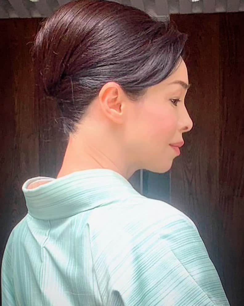 川原亜矢子さんのインスタグラム写真 - (川原亜矢子Instagram)「As a interviewee #tokyo #yanase #kimono #zaobagcollection #ヤナセライフ #ザオー #着物 #牛首紬 #白山工房」6月25日 10時01分 - ayakokawahara