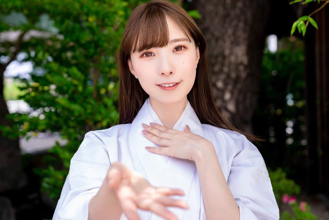 yuuさんのインスタグラム写真 - (yuuInstagram)「model: あぷさん    #ポートレート #portrait #portraits  #portraitphotographer #portraitoftheday #love_bestjapan #portraitmood #ポートレート部 #ポートレート女子 #lovers_nippon_portrait #photogirl  #beautifulgirls #ポトレ撮影隊  #portrait_page #ポトレ #ポトレ女子 #coslayar #コスプレイヤー #巫女」6月25日 11時30分 - yuuyuuandyuu