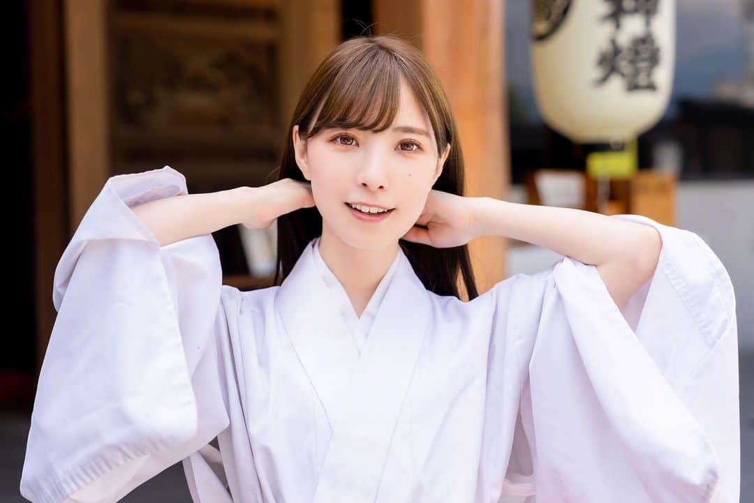 yuuさんのインスタグラム写真 - (yuuInstagram)「model: あぷさん    #ポートレート #portrait #portraits  #portraitphotographer #portraitoftheday #love_bestjapan #portraitmood #ポートレート部 #ポートレート女子 #lovers_nippon_portrait #photogirl  #beautifulgirls #ポトレ撮影隊  #portrait_page #ポトレ #ポトレ女子 #coslayar #コスプレイヤー #巫女」6月25日 11時30分 - yuuyuuandyuu