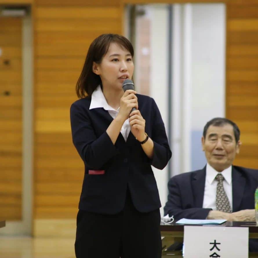 水野友貴のインスタグラム：「第66回東葛柔道大会にお招きいただき、皆様に激励いたしました。我孫子市、柏市、船橋市、松戸市、市川市、流山市、野田市の団体戦。 間近で観戦すると迫力倍増です。 怪我のないよう、日頃の練習の成果を思う存分に発揮され、今回の大会を糧に更に飛躍してください、とエールを送りました。  #柔道 #柔道大会  #千葉県議会議員 #水野ゆうき」