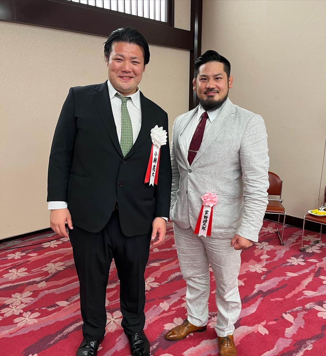 芦野祥太郎のインスタグラム：「豊山引退断髪式に参列させていただきました  元豊山、小柳さんの今までの人生を表すような素晴らしい断髪式、引退披露パーティーでした そして僕個人としても素晴らしい出会いがあった会でした  今後の小柳さんの人生がさらに幸せになりますように祈っております🤘 #相撲 #プロレス #ajpw #時津風部屋  #ちゃし」