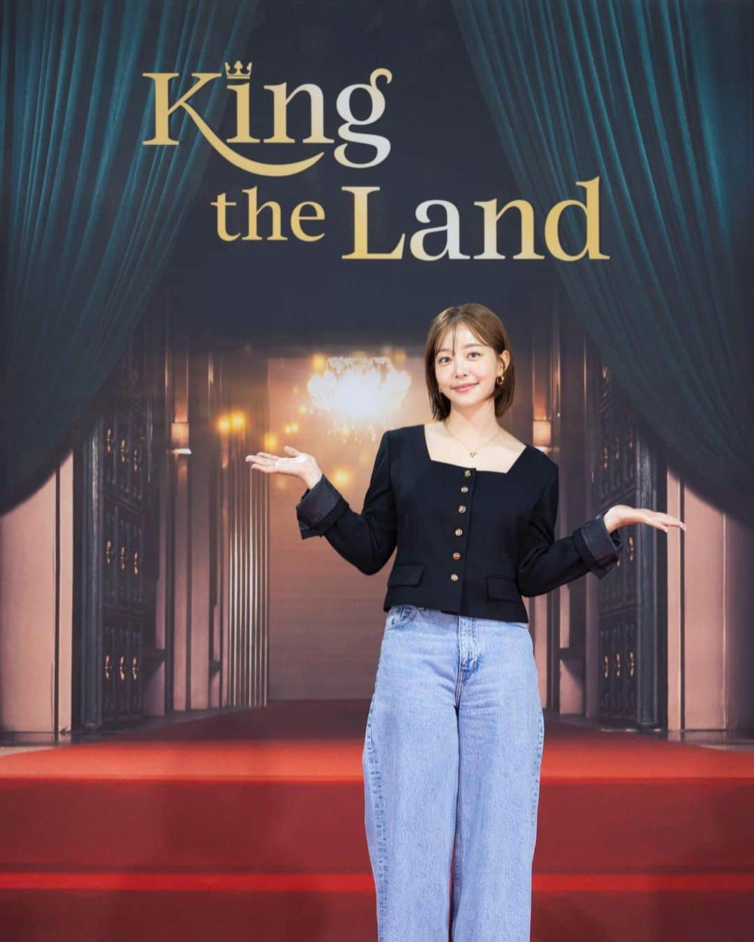 キム・ガウンのインスタグラム：「오늘밤도 킹더랜드 👑 10시 30분 JTBC ✨」