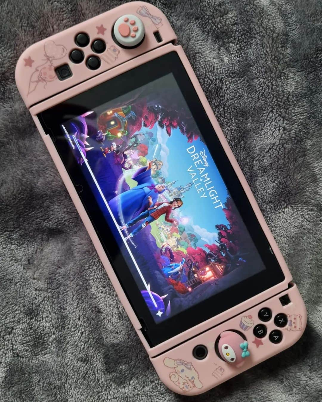 アマルさんのインスタグラム写真 - (アマルInstagram)「かわいいでしょ～🥰やっとカバー買った😚 I finally got me nintendo switch cover. Isn't it cute🩷」6月25日 11時49分 - amalkawabati