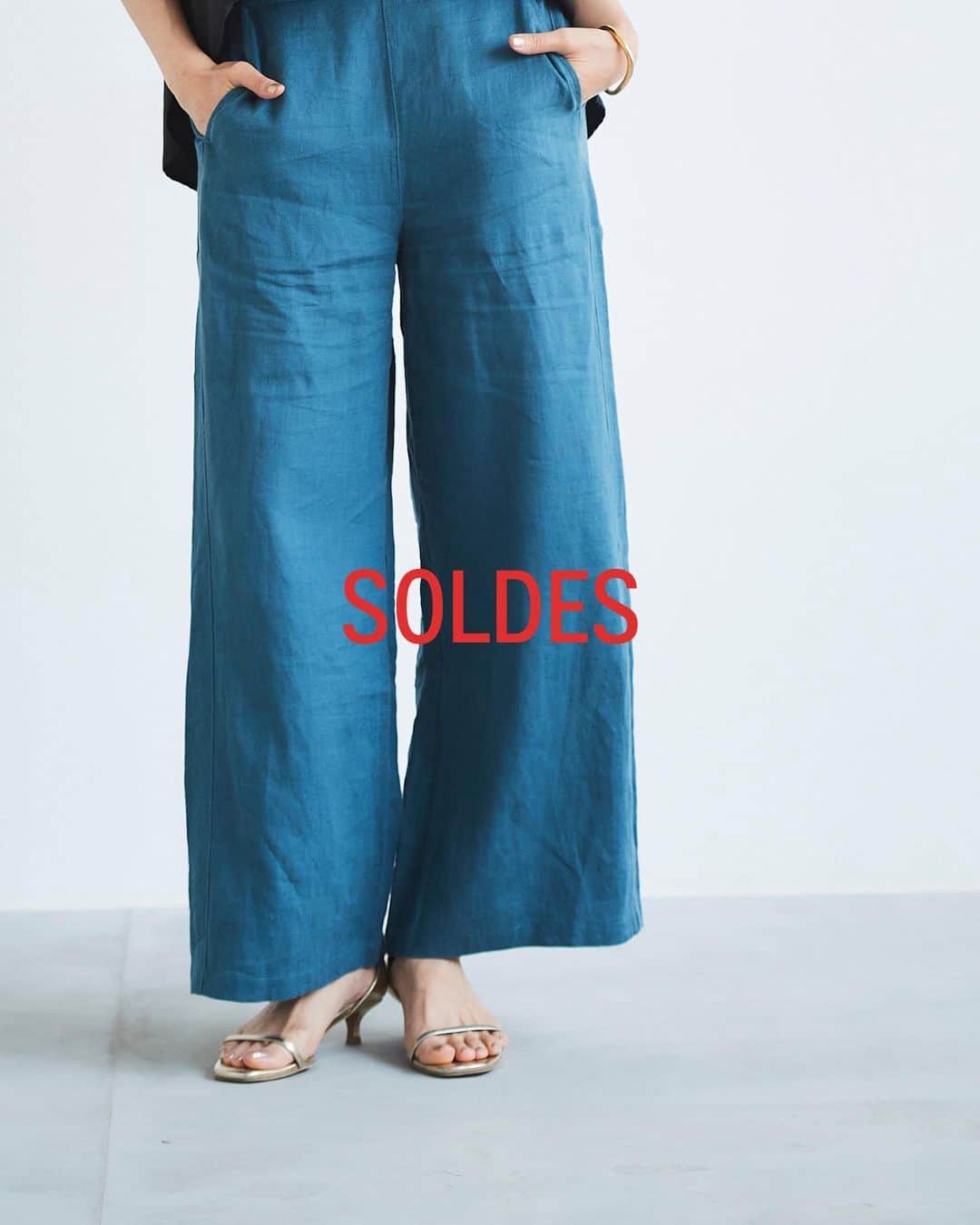 le. coeur blancのインスタグラム：「\ 2023 SUMMER SALE START / ⁡ 気になっていたあのアイテムも スペシャルプライスに✨ ⁡ 今みんなが買っている ボトムス人気BEST10をご紹介！ ⁡ ▶アイテムをタップで詳細をチェック🛒 ⁡ ----------- ⁡ ▫︎ no.1 ⁡ 麻ワイドクロップドパンツ  ¥10,890→¥7,623[30%OFF] no. 3033059201 ⁡ ⁡ ▫︎ no.2 ⁡ キリカエギャザースカート ¥12,980→¥10,384[20%OFF] no. 3033047006 ⁡ ⁡ ▫︎ no.3 ⁡ リネンライクマーメイドスカート ¥10,890→¥8,712[20%OFF] no. 3033045813 ⁡ ⁡ ▫︎ no.4 ⁡ カーゴイージーテーパードパンツ ¥13,420→¥10,736[20%OFF] no. 3033052201 ⁡ ⁡ ▫︎ no.5 ⁡ リバーシブルタフタギャザースカート ¥10,450→¥7,315[30%OFF] no. 3033045818 ⁡ ⁡ ▫︎ no.6 ⁡ レーヨン麻イージーパンツ ¥12,980→¥9,086[30%OFF] no. 3033057002 ⁡ ⁡ ▫︎ no.7 ⁡ リネンライクワイドクロップドパンツ ¥10,890→¥7,623[30%OFF] no. 3033053500 ⁡ ⁡ ▫︎ no.8 ⁡ アサレチックテーパードパンツ ¥12,430→¥8,701[30%OFF] no. 3033054501 ⁡ ⁡ ▫︎ no.9 ⁡ ツイストヘムイージーテーパードパンツ ¥12,980→¥9,086[30%OFF] no. 3032052200 ⁡ ⁡ ▫︎ no.10 ⁡ ウエストリボンタックワイドパンツ ¥12,430→¥9,944[20%OFF] no. 3033055922 ⁡ _____________________ < 𝗶𝗻𝘀𝘁𝗮 𝗹𝗶𝘃𝗲 𝘀𝗰𝗵𝗲𝗱𝘂𝗹𝗲 > ⁡ 6/30(金) ⁡ ※日時は変更になる場合もございます。 　詳しくは前日のストーリーズでお知らせします。 ⁡ ⁡ ⁡ ⁡ ⁡ ⁡ ⁡ ⁡ ⁡ ⁡ ⁡ ⁡ ⁡ ⁡ ⁡ ⁡ ⁡ ⁡ ⁡ #lecoeurblanc #ルクールブラン #spring #summer #le_23ss #le_web #スカート #skirt #パンツ #pants」
