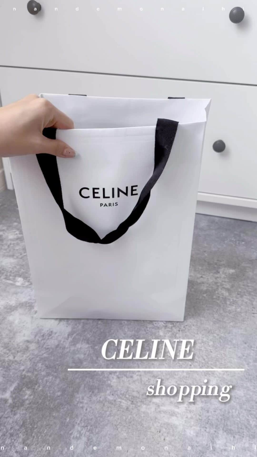 Moe.Mのインスタグラム：「. . . なんでもない日の お買い物🛍️ . . . #celine #セリーヌ」