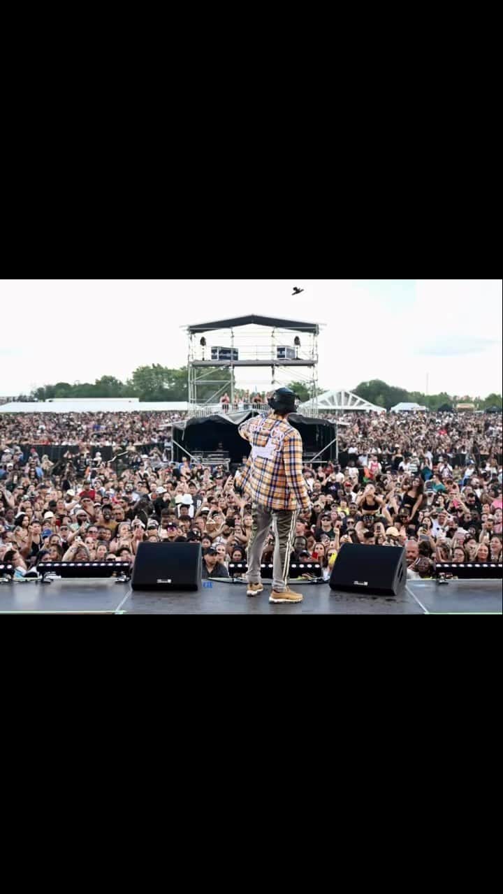 T.I.のインスタグラム：「Toronto was a vibe... we left it all on the floor.  #HotInHerrreFest  #BusinessisBusiness #FreeSlime」