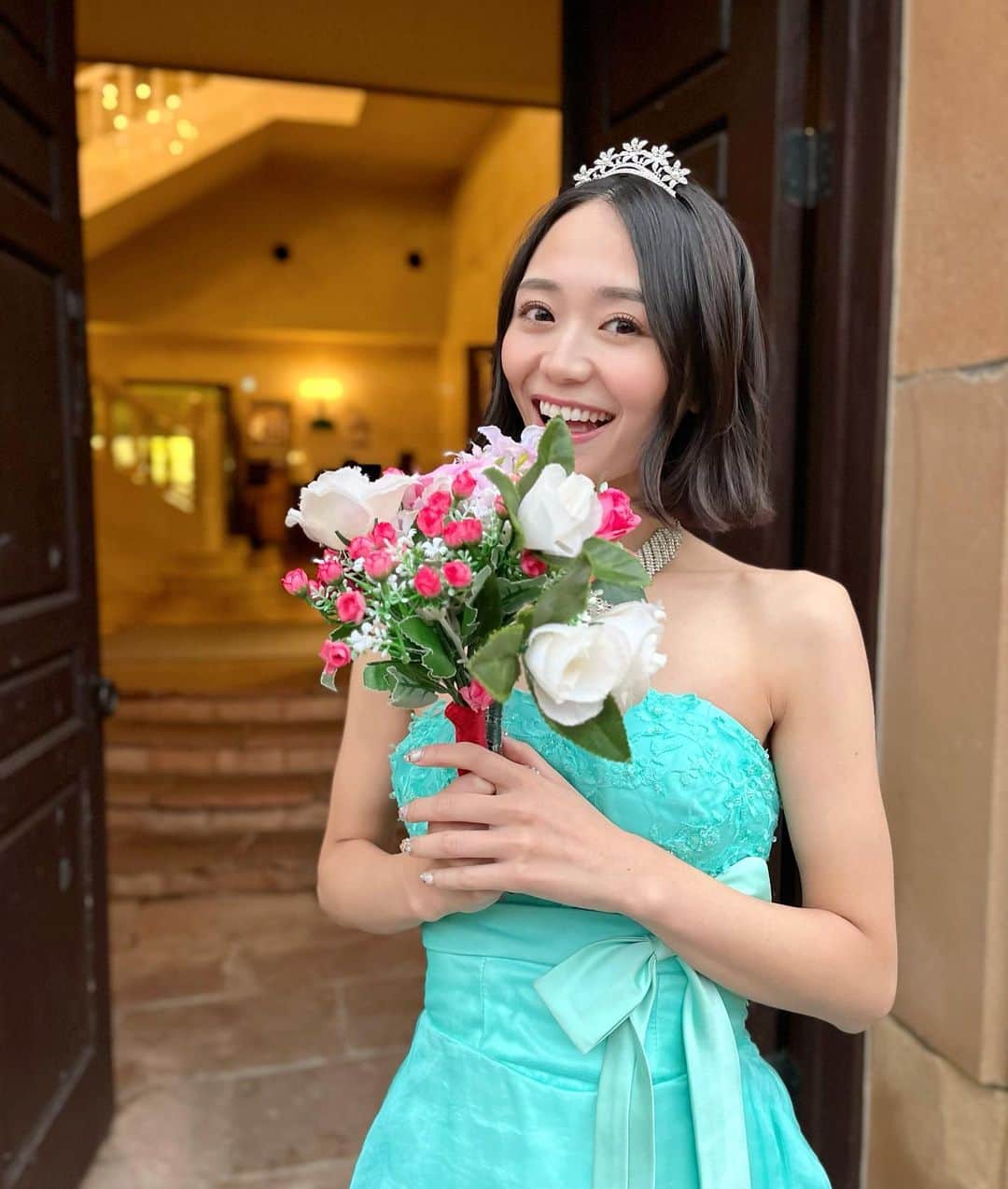 緑川静香のインスタグラム：「6月24日21時16分、今年も無事、誕生日を迎えることができました😌❤️ ⁡ 産んでくれたママに感謝をする日。 ママ、ありがとう🥰 ⁡ そして、たくさんのメッセージを下さったファンの皆様、お友達、、、ありがとうございます🙇‍♀️ 私はこんなに多くの方に支えられているんだなぁ、と改めて実感した日にもなりました。 感謝感謝です。 ⁡ 私は幸せ者です。 まだまだ、緑川静香はまだまだです。 どうかこれからもお力をおかしください。 よろしくお願い致します☺️✨ ⁡ お誕生日イベントという会えるイベントも考えておりますので、その際はぜひ実際にお逢いしましょう。 ⁡ ありがとう❤️❤️❤️ ⁡ #mybirthday #happybirthday  #写真は全然関係ないです笑 #それっぽい写真を出してみました #誕生日も誕生日の前日も今日も仕事です笑 #レベルアップした私から #次の投稿でお知らせがあります #お楽しみに」