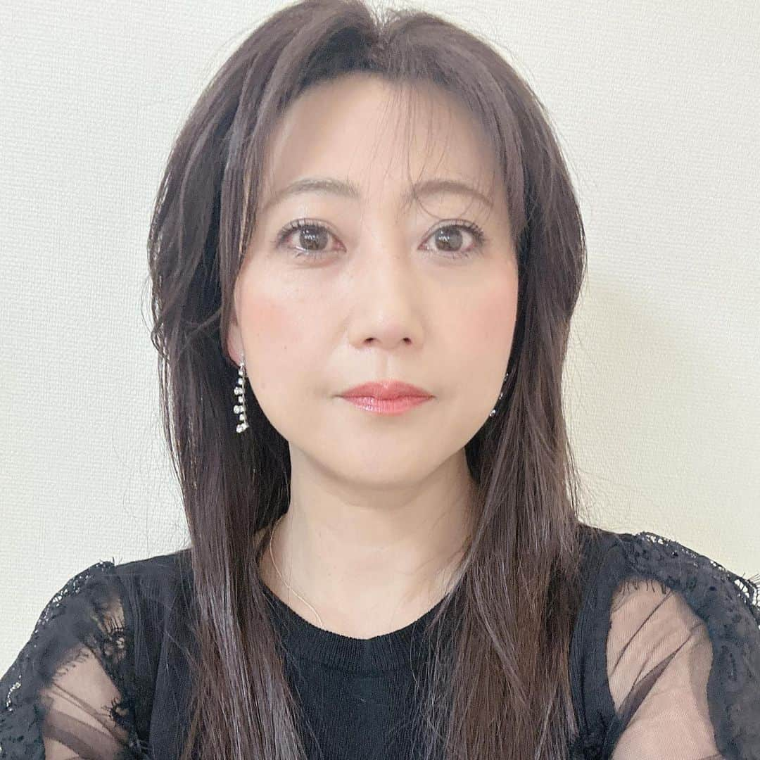 水谷千重子さんのインスタグラム写真 - (水谷千重子Instagram)「本日6月25日日曜日 19時からクセスゴスペシャル🌙🎤🎤🎤 千重子も明治座でお世話になったGENERATIONSのカズちゃんこと数原龍友ちゃんと友近ちゃんがジョインした様子が放送されますわよ👏👏 1枚目の写真は息子の入園式にきたヤンキー夫婦？！🤭🤣 立ち話ししてたら撮られてたみたいよ🤣🤣🤣 じゃーマジじゃん😆😆😆 お2人のデュエット是非ご覧になって⭐️🎤🎤 #クセスゴ #お台場 #ヤンキーの立ち話 #デュエット #数原龍友 #友近」6月25日 12時37分 - mizutanichieko