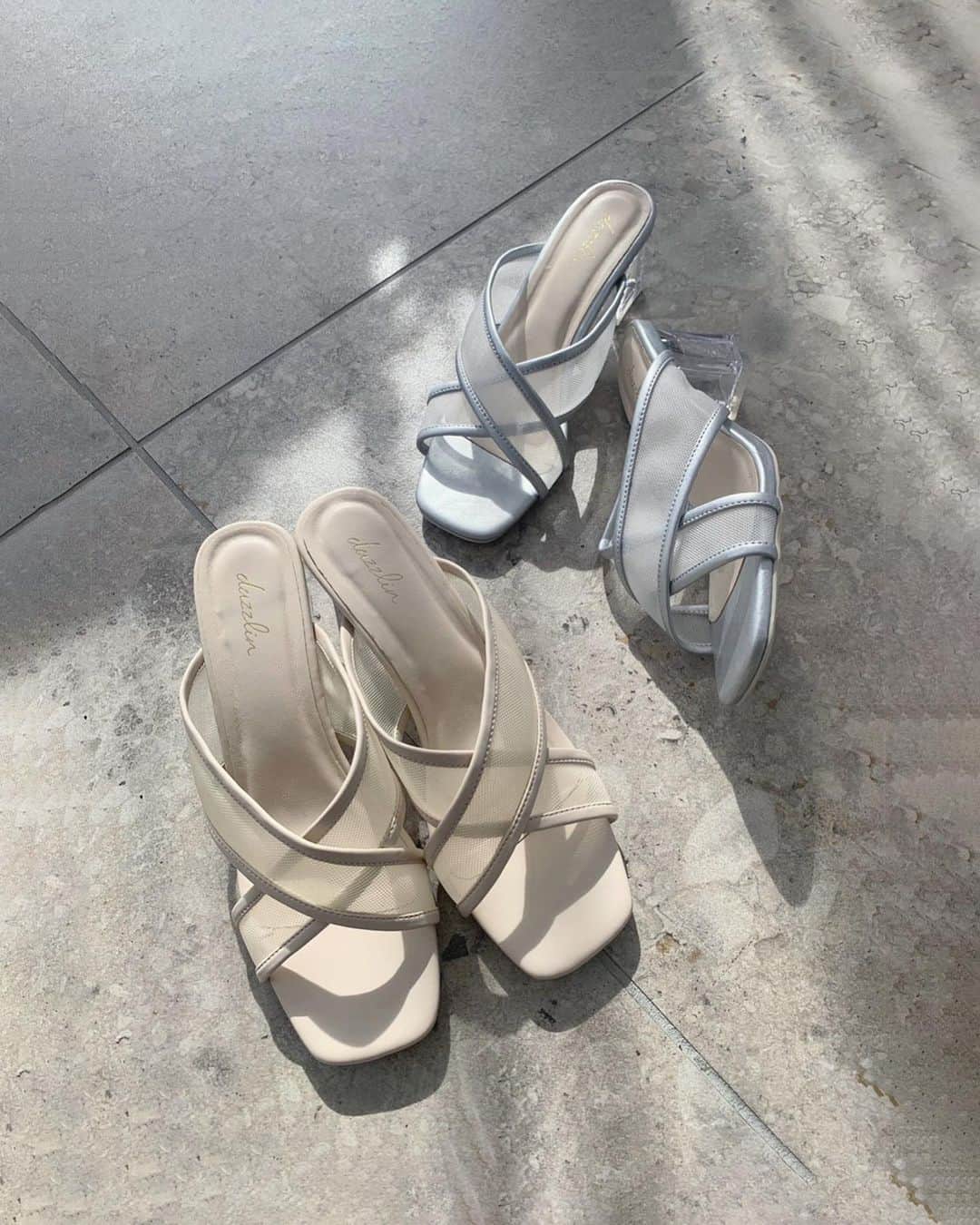 dazzlinさんのインスタグラム写真 - (dazzlinInstagram)「_____ Summer shoes collection  暑い夏の必需品○ 着脱が楽ちんで、靴づれもしないデザインに。  「ちょっとそこまで」なシーンはもちろん、 長時間歩くお出かけシーンなどにもおすすめです。  . ◼︎Shoes #クロスメッシュシアーサンダル ¥11,000 (tax in) beige / silver size : M / L  .  ____________________________________________________  TOPページリンクより RUNWAY channel をご覧ください🔗 » @dazzlin_official  . #dazzlin #ダズリン #夏服 #夏服コーデ #夏コーデ #サンダル #サンダルコーデ #メッシュサンダル #ワンピース #ワンピースコーデ #クリアサンダル  #ローヒールサンダル #ローヒール #大人カジュアル #淡色女子 #淡色女子コーデ」6月25日 12時59分 - dazzlin_official