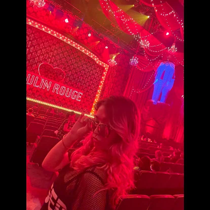 ダンドイ舞莉花さんのインスタグラム写真 - (ダンドイ舞莉花Instagram)「WELCOME  TO THE  MOULIN ROUGE!!!  🐘❤️👠🇫🇷🇯🇵🍾💋  With a few pics from when I went to the Moulin Rouge in Paris 9 years ago!  9年前、パリのムーランルージュに行った時の写真も📸  プレビュー初日おめでとうでした㊗️ 明日はダブルキャストのプレビュー初日！ みんながんばれー！！❤️  @irei_kanata @emksuzuki  @maria.eeee  @watarusakai1016  @tatsunori.senna  @ichimonji1021  @keiichi_tagawa  @sayaka_kato_  @yurino.5  @enastgm_   ほんとにほんとに最高の時間だった！  @moulinmusicaljp  @moulinrougebway   #moulinrouge #ムーランルージュ #musical #broadway #tokyo #japan #初演 #openingnight #ミュージカル #paris #伊礼彼方 #鈴木瑛美子 #mariae #酒井航 #仙名立宗 #ICHI #田川景一 #加藤さや香 #杉原由梨乃 #田口恵那」6月25日 13時20分 - mdandoy18