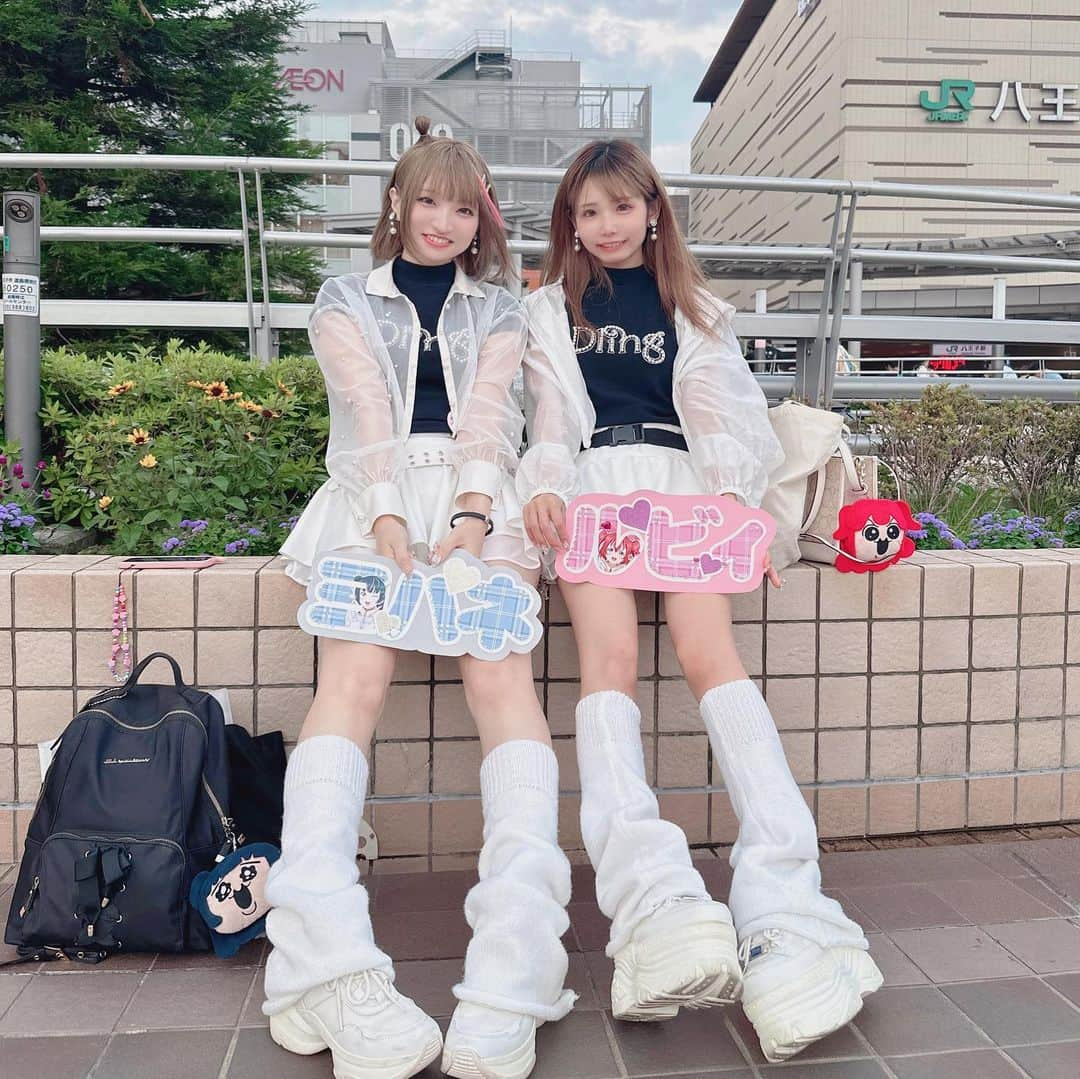 姫宮まほれさんのインスタグラム写真 - (姫宮まほれInstagram)「80Jでバブ卒🍼 わーいわいわいわいわいわい！！！ . . ギャルかわいい3人超かわいい💕 あげ！！ 歌もダンスも超絶に上手いの本当つよいしバブでギャルだし最高すぎ✌️ . . サンシャインの現場はいつも本当あったかくて好きすぎる꒰ᐡ⸝⸝› ·̫ ‹⸝⸝ᐡ꒱♡ . .  #ラブライブサンシャイン好きな人と繋がりたい #Aqours #隠しきれないヲタク#推し活 #推し活コーデ #参戦服   #ラブライバー女子部 #黒澤ルビィ推し  #instagravure#japanesefashion #kawaiifashion #harajukufashion #lovelivesunshine」6月25日 13時40分 - mahore07