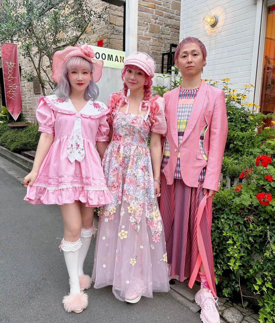 Etsuna otsukAさんのインスタグラム写真 - (Etsuna otsukAInstagram)「🎀pink party harajuku🎀  #harajukufashion #harajukustyle #snap #streetsnap #harajukustyle #harajuku #streetfashion #streetstyle  #LolitaFashion #JapaneseStreetwear #streetstyle #oversizedfashion #streetfashion #fashion #style #streetsnaps #HarajukuFashion #JapaneseFashion #JapaneseStreetFashion #JapaneseStreetStyle #Japan #Tokyo #TokyoFashion #原宿 #kawaiifashion」6月25日 13時53分 - etsunaotsuka