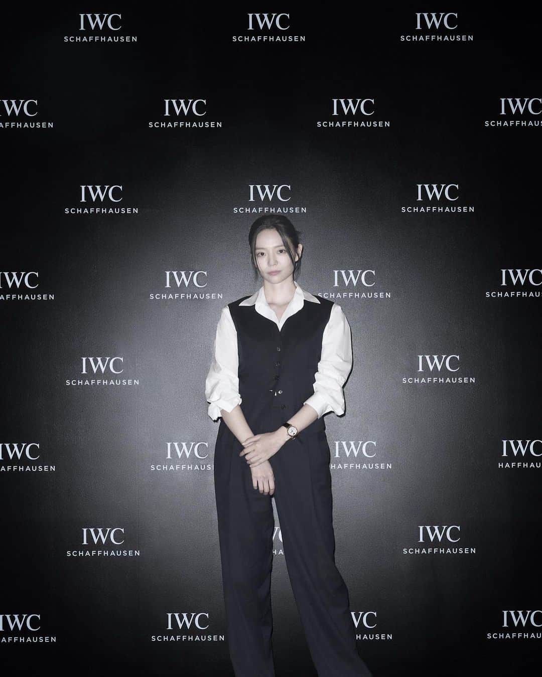 イ・ソムのインスタグラム：「#IWC샤프하우젠 #EngineeringBeyondTime  #광고」