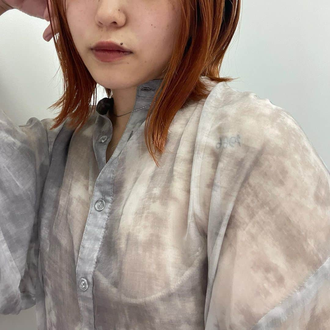 よしかわなみのインスタグラム：「New hair です✂︎ megちゃん( @mg_alku )ありがとう〜 毛量がえげつなく多い私の頭を軽くしてくれた天才です。感謝🥲  そして、数ヶ月ぶりの前髪〜」